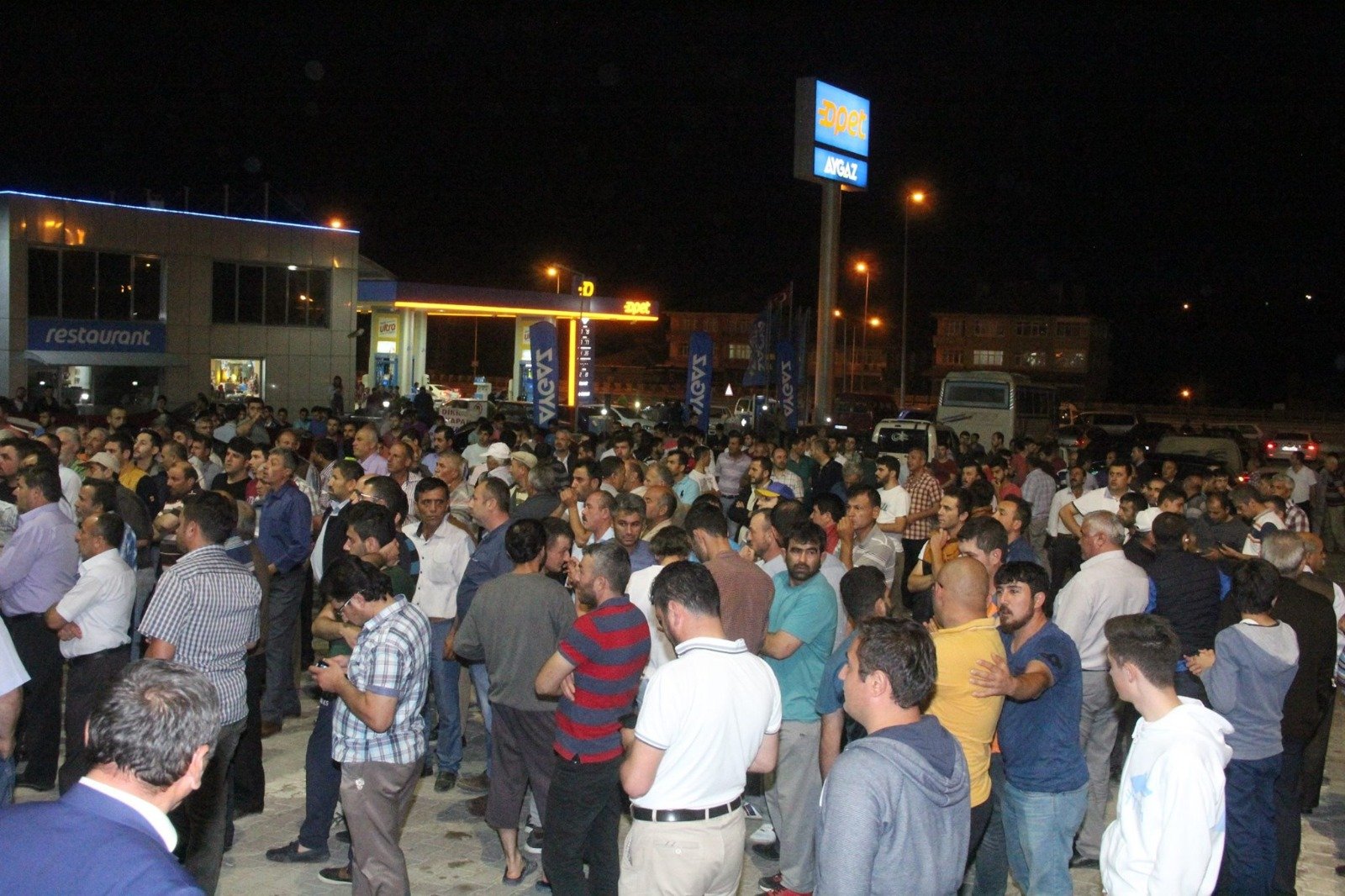 SARICAOĞLU; DÜNYA MİLLETİMİZİN GÜCÜNÜ GÖRDÜ